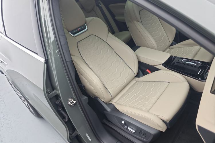 Used Audi Q6L e-tron 2026 Ultra-Long Range Edition Right Front Seat