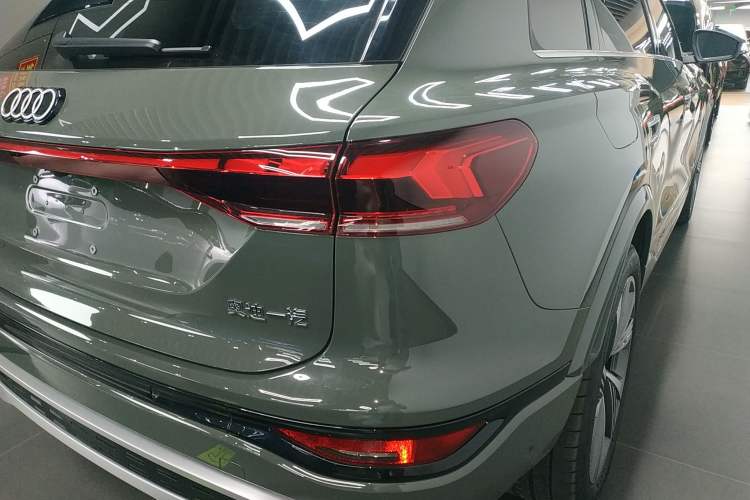 Used Audi Q6L e-tron 2026 Ultra-Long Range Edition Right Rear Taillight