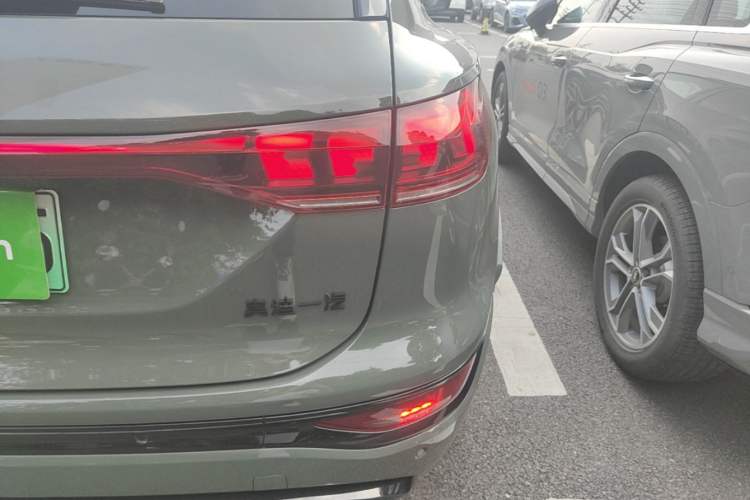Used Audi Q6L e-tron 2026 First Launch Navigation Edition Right Rear Taillight