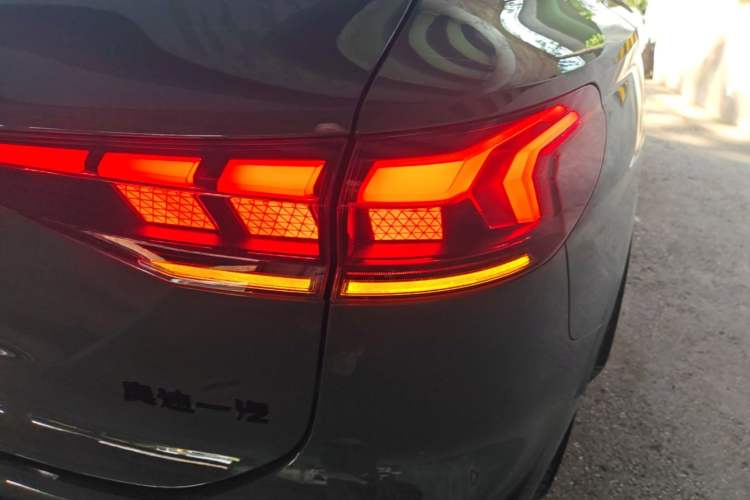 Used Audi Q6L e-tron 2026 First Launch Navigation Edition Right Rear Taillight