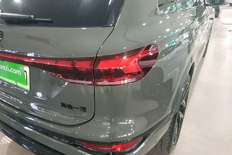 Used Audi Q6L e-tron 2026 First Launch Navigation Edition Right Rear Taillight
