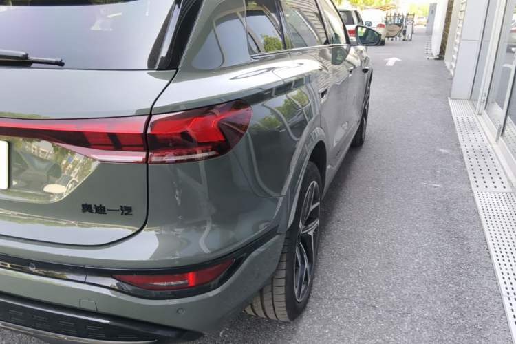Used Audi Q6L e-tron 2026 First Launch Navigation Edition Right Rear Taillight