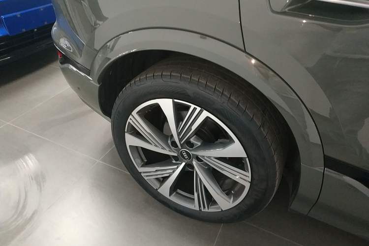 Used Audi Q6L e-tron 2026 Ultra-Long Range Edition Right Rear Wheel Hub