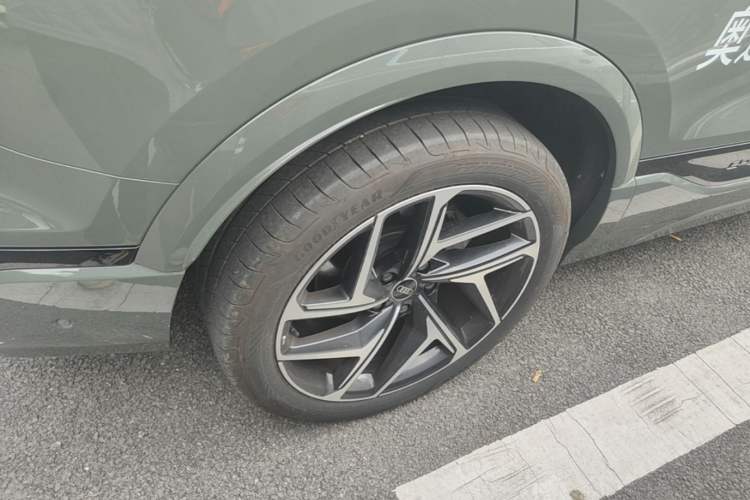 Used Audi Q6L e-tron 2026 First Launch Navigation Edition Right Rear Wheel Hub