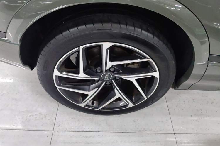 Used Audi Q6L e-tron 2026 First Launch Navigation Edition Right Rear Wheel Hub