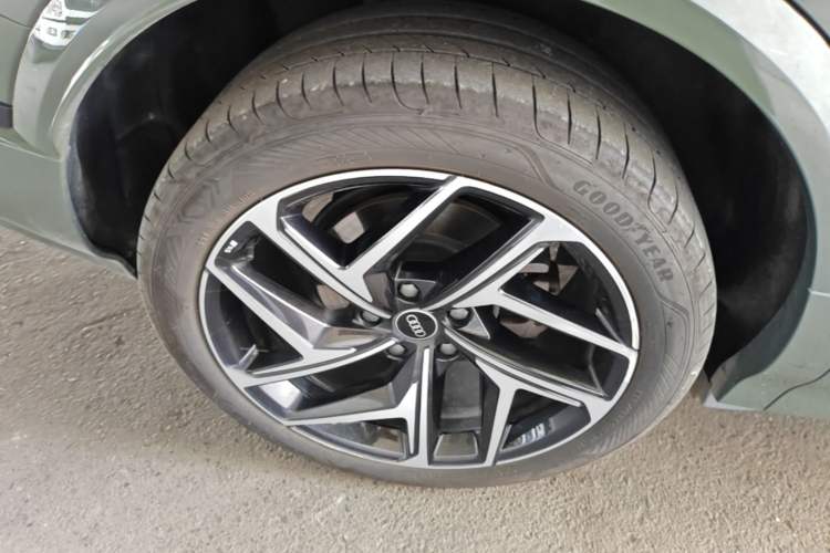 Used Audi Q6L e-tron 2026 First Launch Navigation Edition Right Rear Wheel Hub