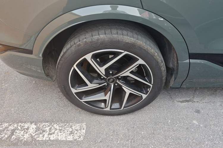 Used Audi Q6L e-tron 2026 First Launch Navigation Edition Right Rear Wheel Hub