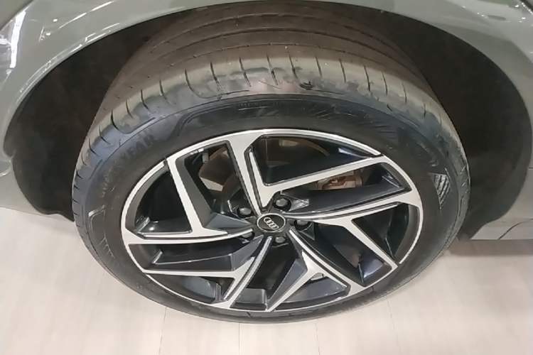 Used Audi Q6L e-tron 2026 First Launch Navigation Edition Right Rear Wheel Hub