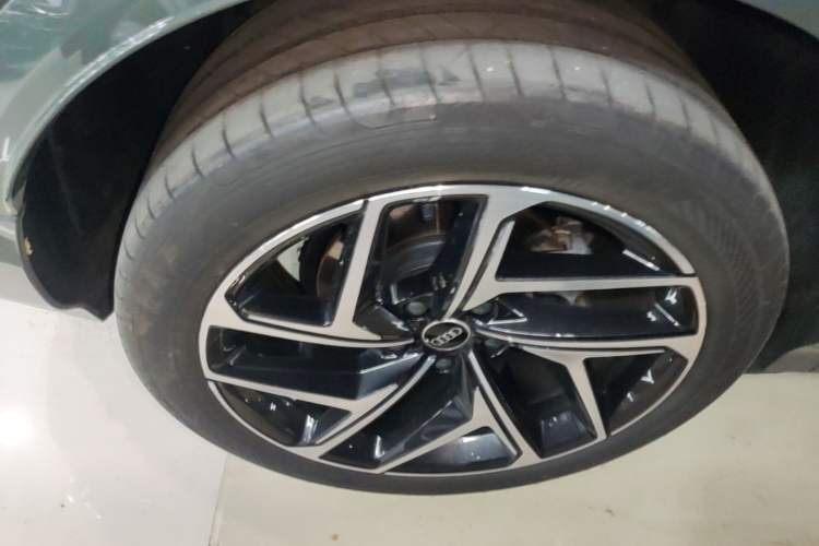 Used Audi Q6L e-tron 2026 First Launch Navigation Edition Right Rear Wheel Hub