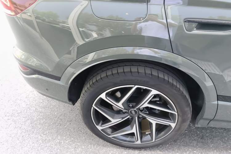 Used Audi Q6L e-tron 2026 First Launch Navigation Edition Right Rear Wheel Hub