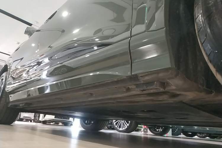 Used Audi Q6L e-tron 2026 First Launch Navigation Edition Right Side Sill