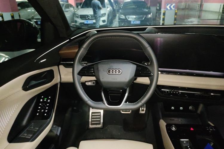 Used Audi Q6L e-tron 2026 First Launch Navigation Edition Steering Wheel