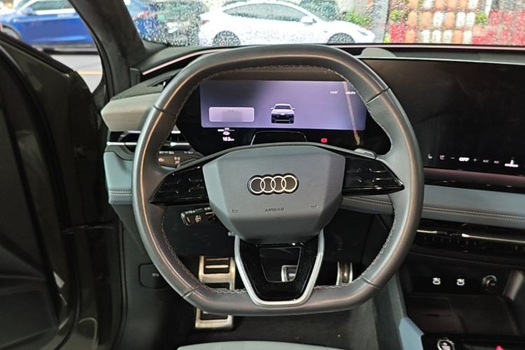 Used Audi Q6L e-tron 2026 First Launch Navigation Edition Steering Wheel