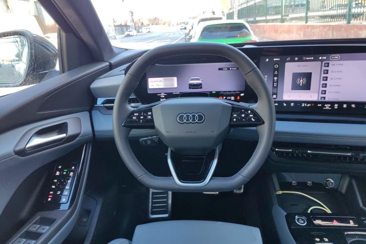 Used Audi Q6L e-tron 2026 First Launch Navigation Edition Steering Wheel