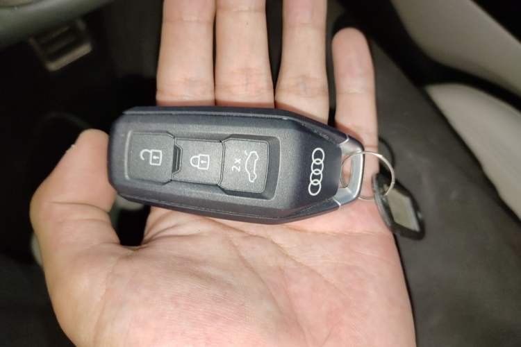 Used Audi Q6L e-tron 2026 First Launch Navigation Edition Vehicle Key