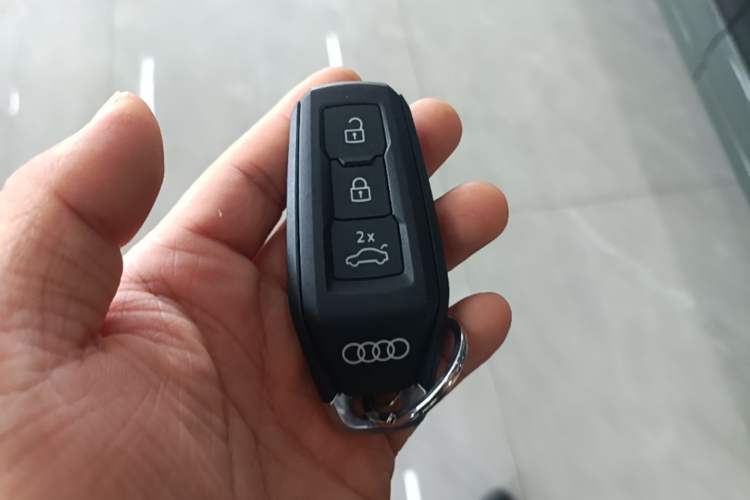 Used Audi Q6L e-tron 2026 First Launch Navigation Edition Vehicle Key
