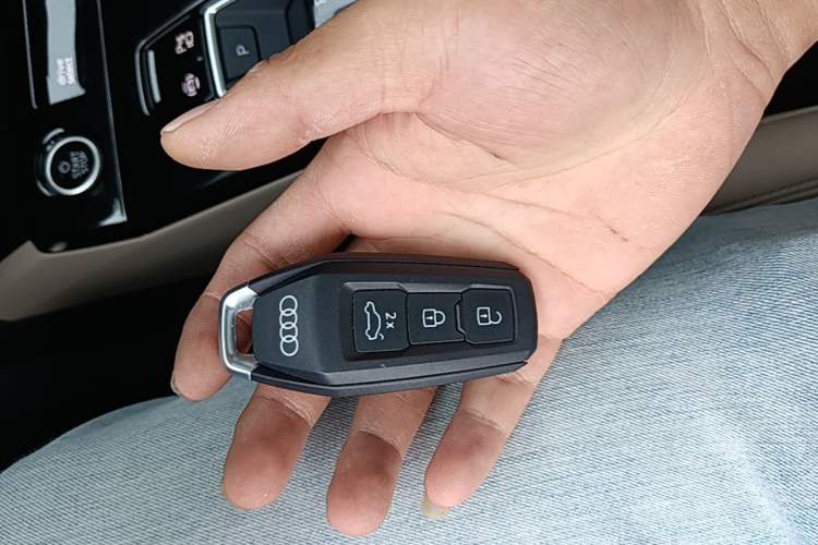 Used Audi Q6L e-tron 2026 First Launch Navigation Edition Vehicle Key