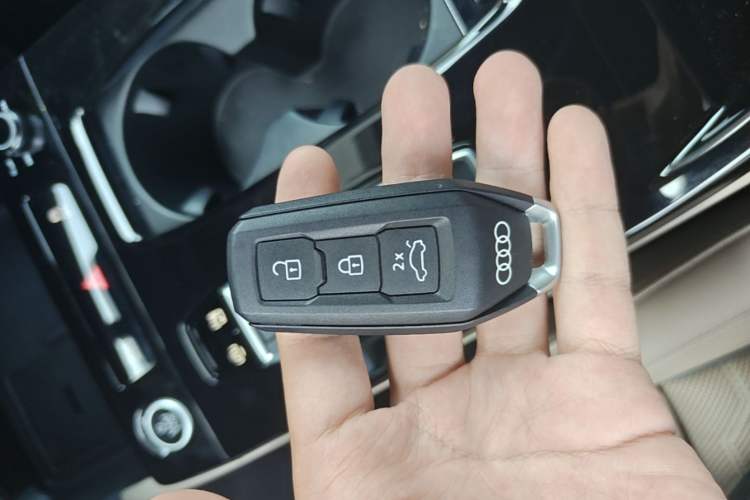 Used Audi Q6L e-tron 2026 First Launch Navigation Edition Vehicle Key