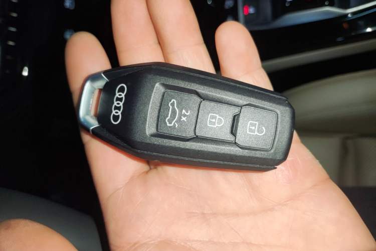 Used Audi Q6L e-tron 2026 First Launch Navigation Edition Vehicle Key