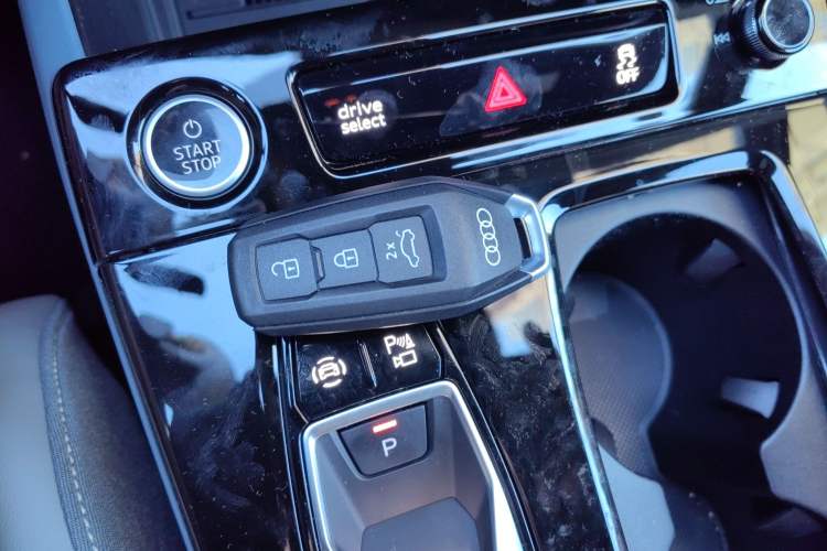 Used Audi Q6L e-tron 2026 First Launch Navigation Edition Vehicle Key