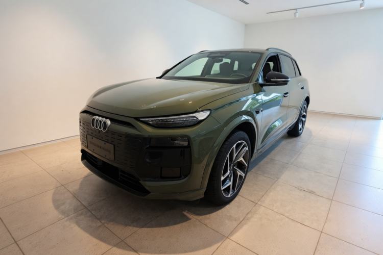 Audi Q6L e-tron 2026 First Launch Navigation Edition