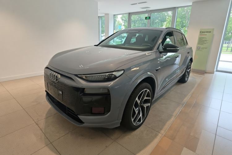Audi Q6L e-tron 2026 First Launch Navigation Edition