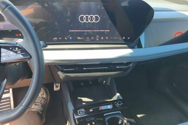 Used Audi Q6L e-tron 2026 First Launch Navigation Edition Audio And AC Panel