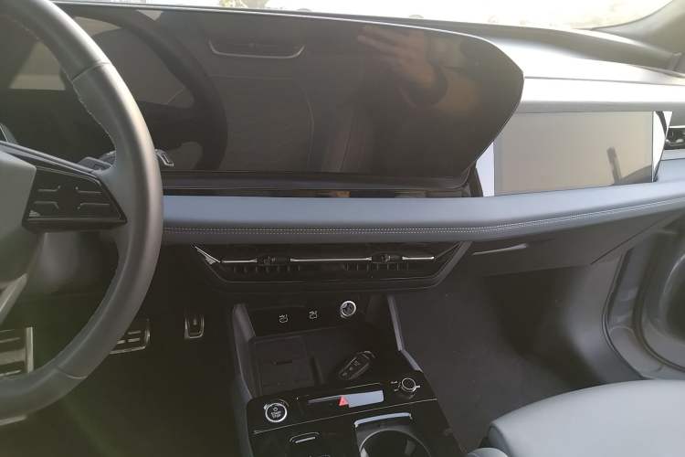 Used Audi Q6L e-tron 2026 First Launch Navigation Edition Audio And AC Panel