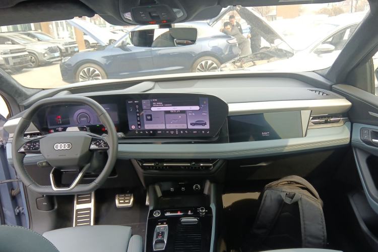 Used Audi Q6L e-tron 2026 First Launch Navigation Edition Center Console