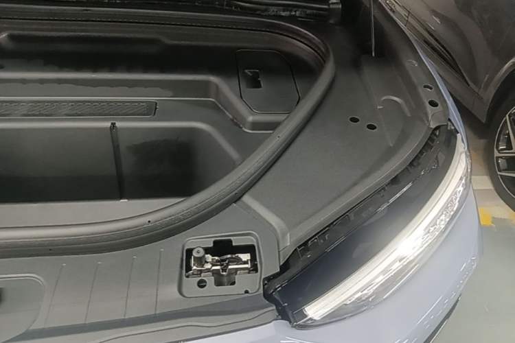 Used Audi Q6L e-tron 2026 First Launch Navigation Edition Engine Bay Left