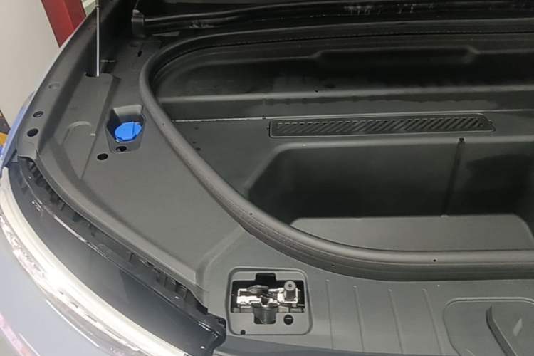 Used Audi Q6L e-tron 2026 First Launch Navigation Edition Engine Bay Right