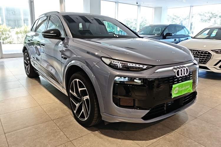 Used Audi Q6L e-tron 2026 First Launch Navigation Edition Front Right 45 Deg