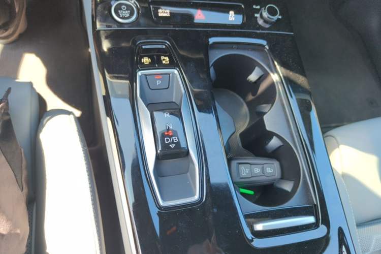Used Audi Q6L e-tron 2026 First Launch Navigation Edition Gear Lever