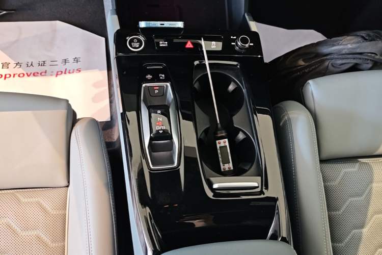 Used Audi Q6L e-tron 2026 First Launch Navigation Edition Gear Lever