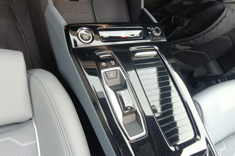 Used Audi Q6L e-tron 2026 First Launch Navigation Edition Gear Lever