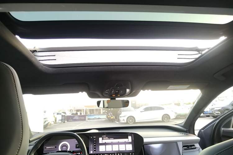 Used Audi Q6L e-tron 2026 First Launch Navigation Edition Headliner