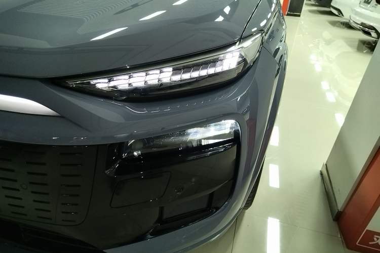 Used Audi Q6L e-tron 2026 First Launch Navigation Edition Left Front Headlight