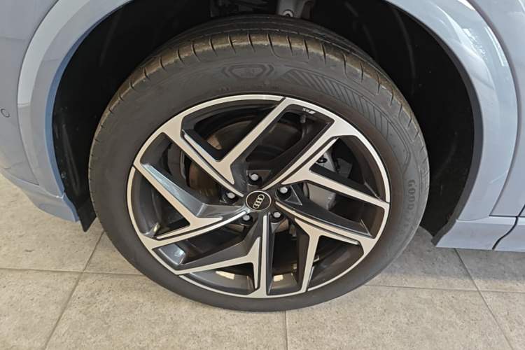 Used Audi Q6L e-tron 2026 First Launch Navigation Edition Left Front Wheel Hub