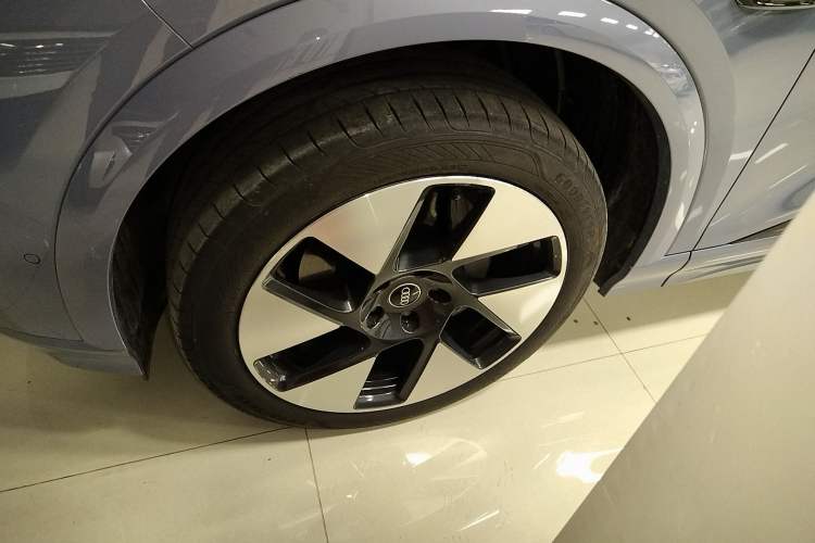 Used Audi Q6L e-tron 2026 First Launch Navigation Edition Left Front Wheel Hub