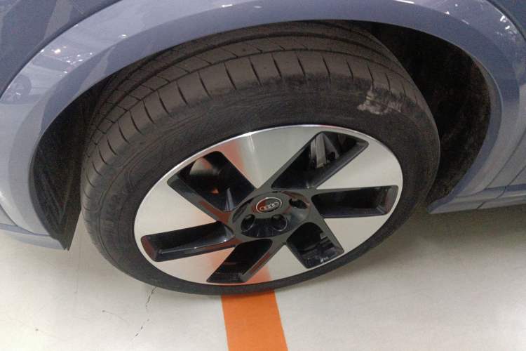 Used Audi Q6L e-tron 2026 First Launch Navigation Edition Left Front Wheel Hub