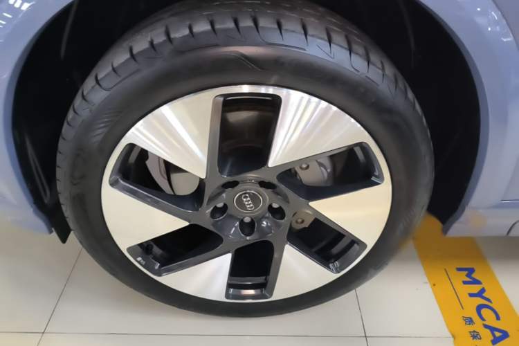 Used Audi Q6L e-tron 2026 First Launch Navigation Edition Left Front Wheel Hub