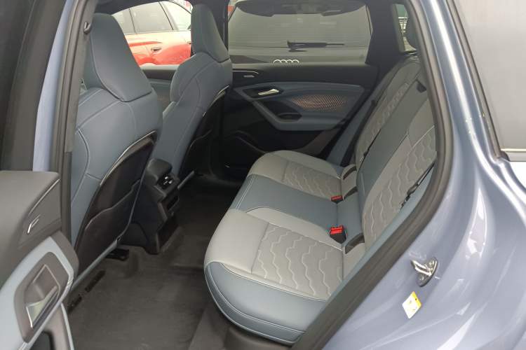 Used Audi Q6L e-tron 2026 First Launch Navigation Edition Left Rear Seat