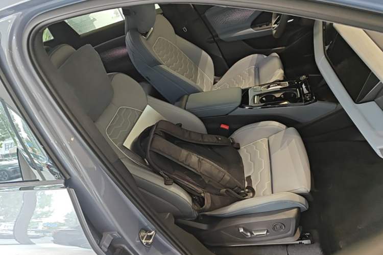Used Audi Q6L e-tron 2026 First Launch Navigation Edition Right Front Seat