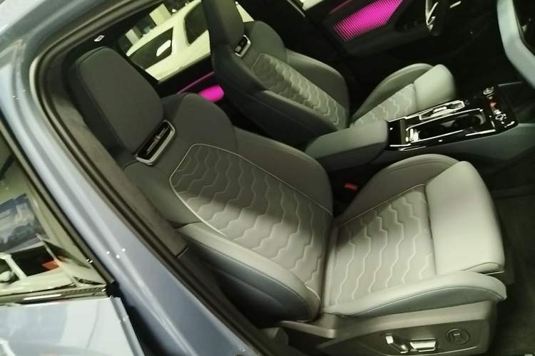 Used Audi Q6L e-tron 2026 First Launch Navigation Edition Right Front Seat