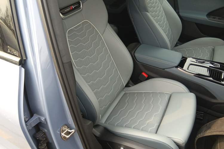 Used Audi Q6L e-tron 2026 First Launch Navigation Edition Right Front Seat