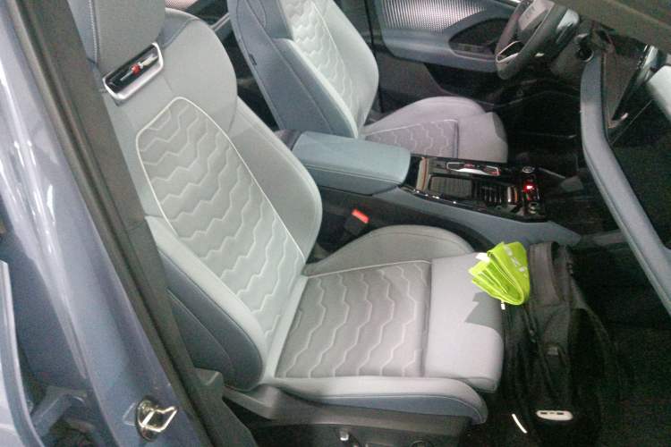 Used Audi Q6L e-tron 2026 First Launch Navigation Edition Right Front Seat