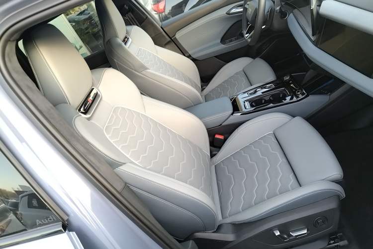 Used Audi Q6L e-tron 2026 First Launch Navigation Edition Right Front Seat