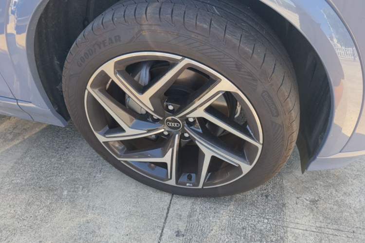 Used Audi Q6L e-tron 2026 First Launch Navigation Edition Right Front Wheel Hub