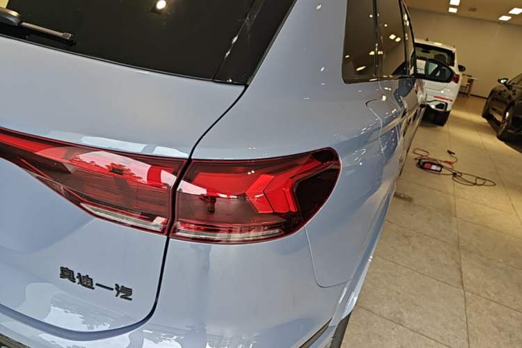 Used Audi Q6L e-tron 2026 First Launch Navigation Edition Right Rear Taillight