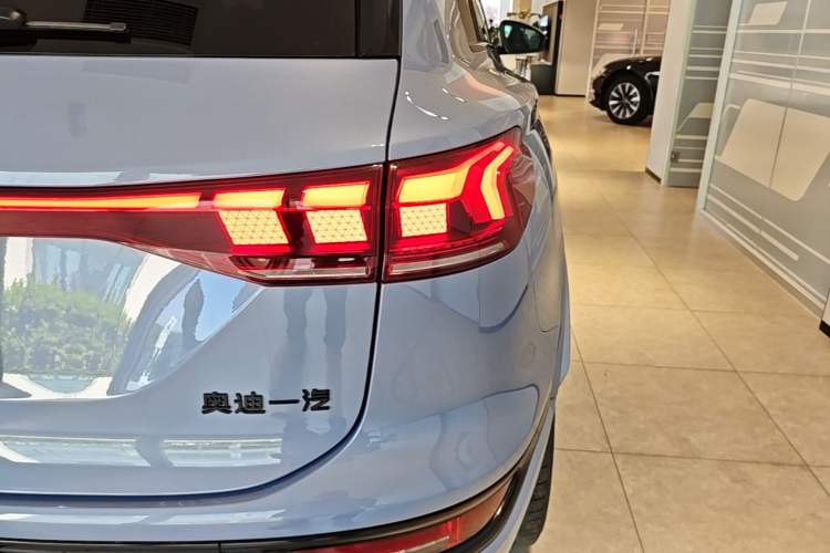 Used Audi Q6L e-tron 2026 First Launch Navigation Edition Right Rear Taillight